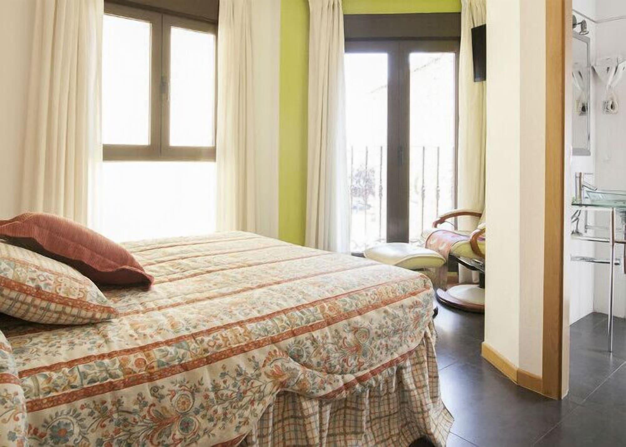 Hotel Real De อิเญสกัส ภายนอก รูปภาพ