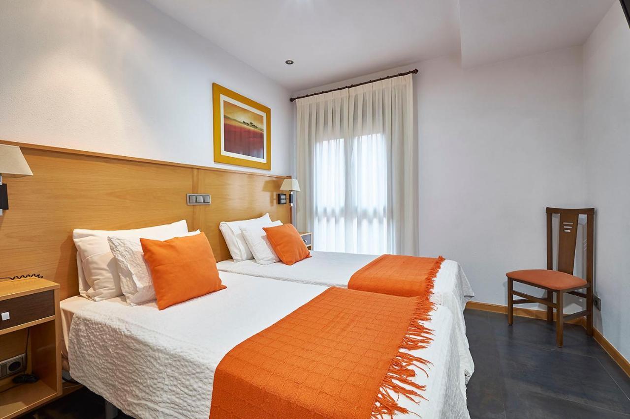Hotel Real De อิเญสกัส ภายนอก รูปภาพ