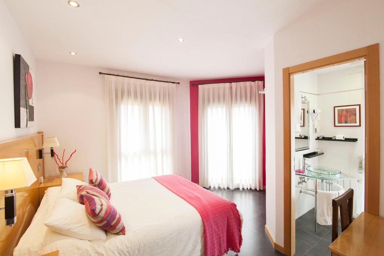 Hotel Real De อิเญสกัส ภายนอก รูปภาพ