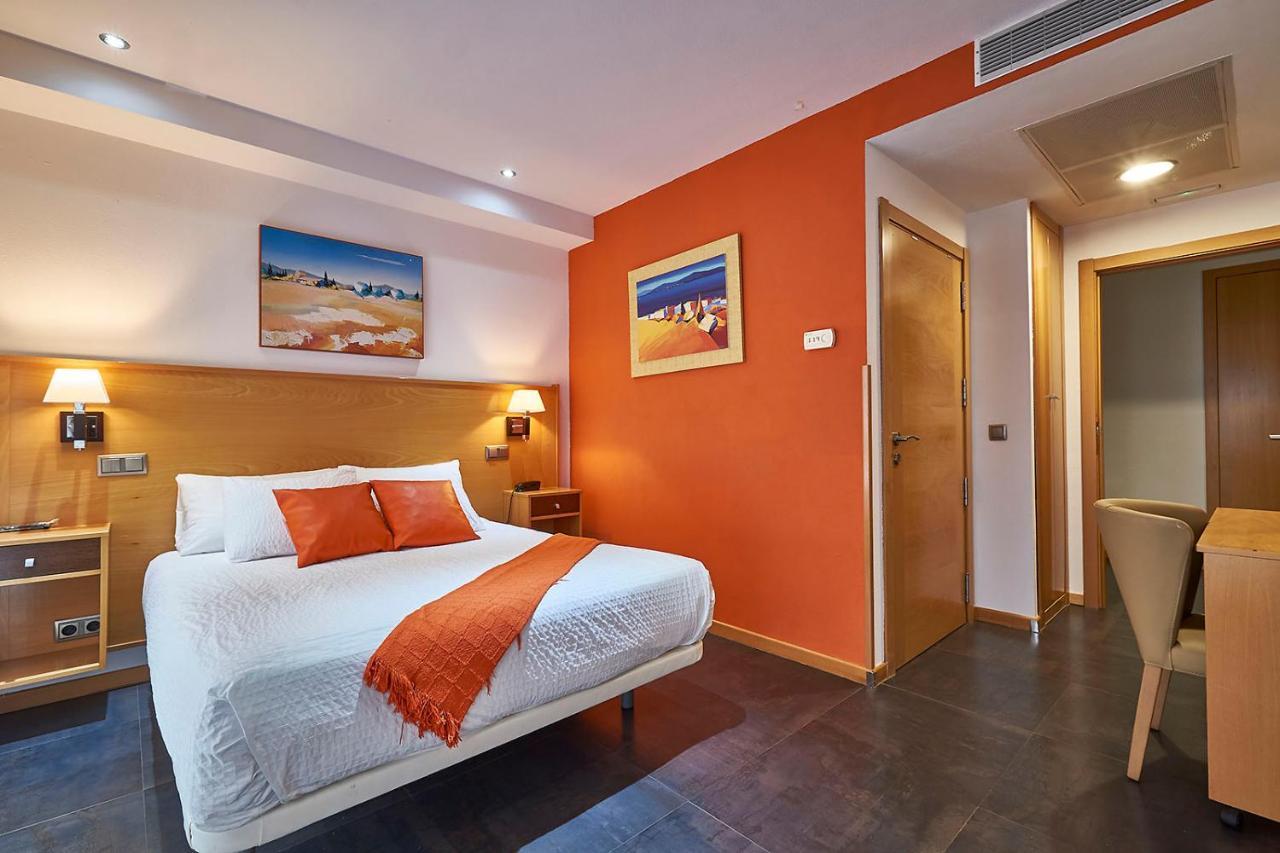 Hotel Real De อิเญสกัส ภายนอก รูปภาพ