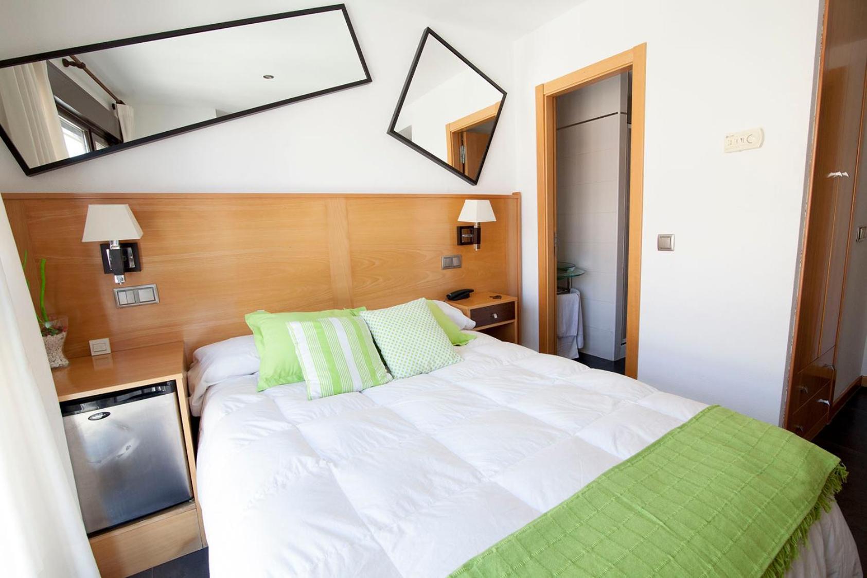 Hotel Real De อิเญสกัส ภายนอก รูปภาพ
