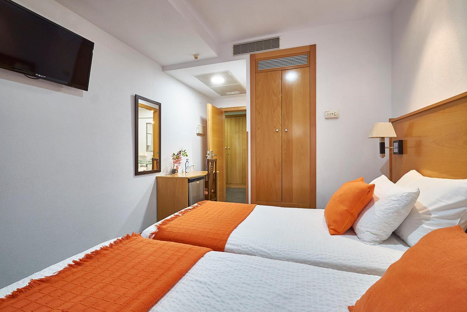 Hotel Real De อิเญสกัส ภายนอก รูปภาพ