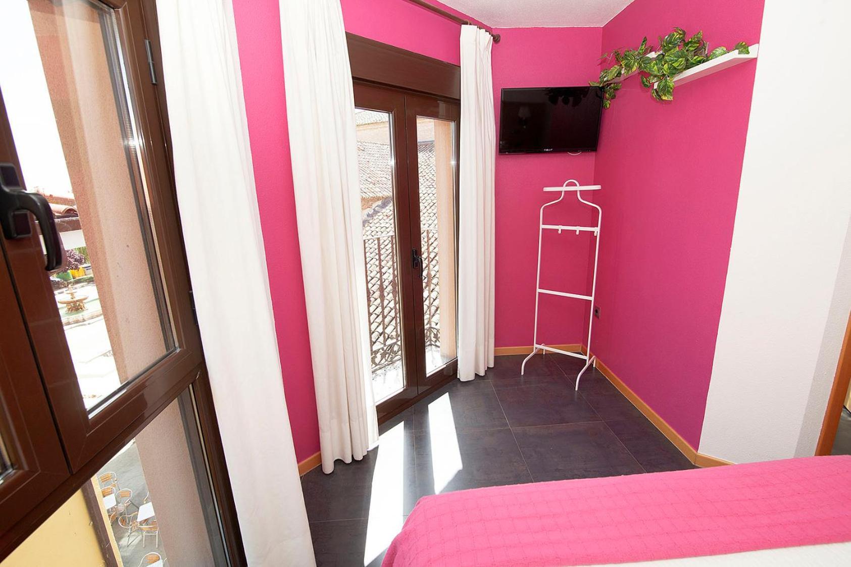 Hotel Real De อิเญสกัส ภายนอก รูปภาพ